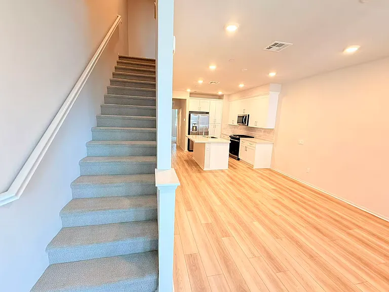 236 Lockhart Way — Photo 10