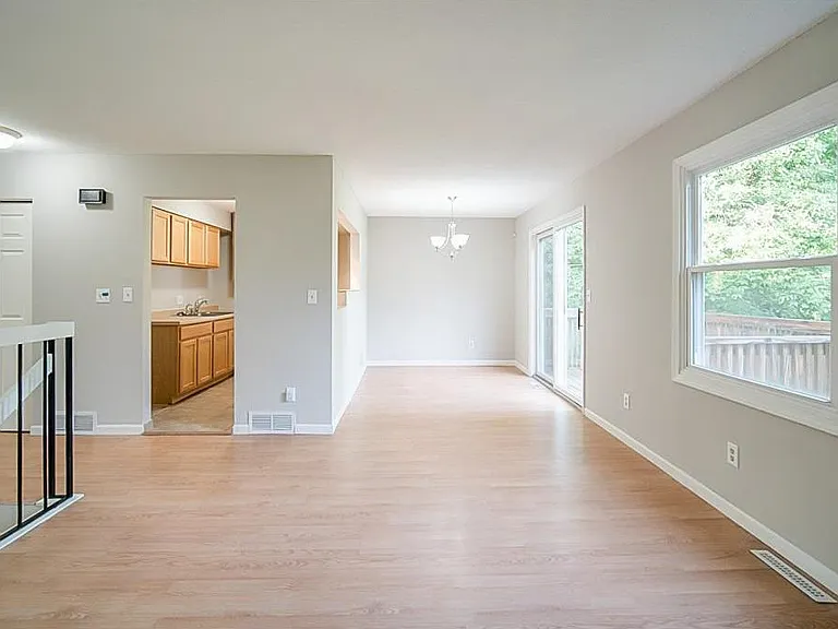 5424 Egan Dr — Photo 8