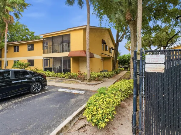 3031 N Oakland Forest Drive #201, Oakland Park, FL 33309