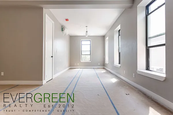 Rented by Evergreen Apartments BK | media 8