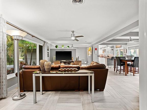 5th image of 4819 Juanita Way S