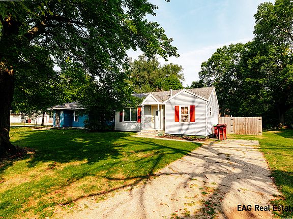 3rd image of 2336 Madalene Ave