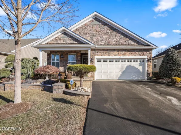 7 Comtois Road, Manalapan, NJ 07726