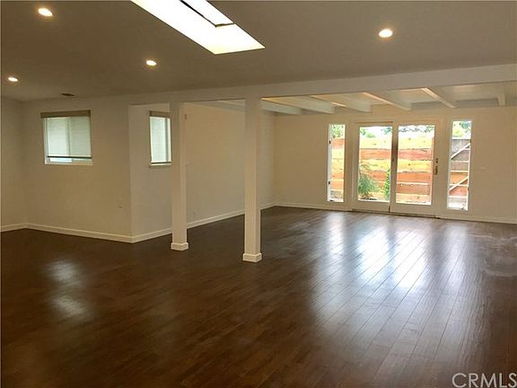 4th image of 641 Beach St