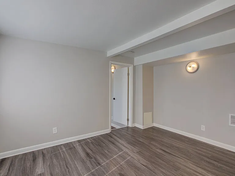 1030 N Washington St — Photo 43