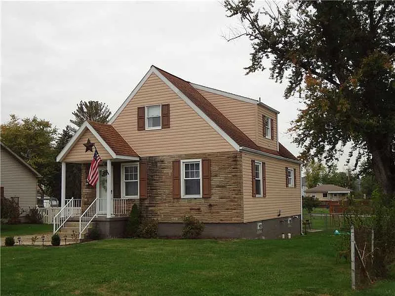 141 Lynnwood Ave photo 1