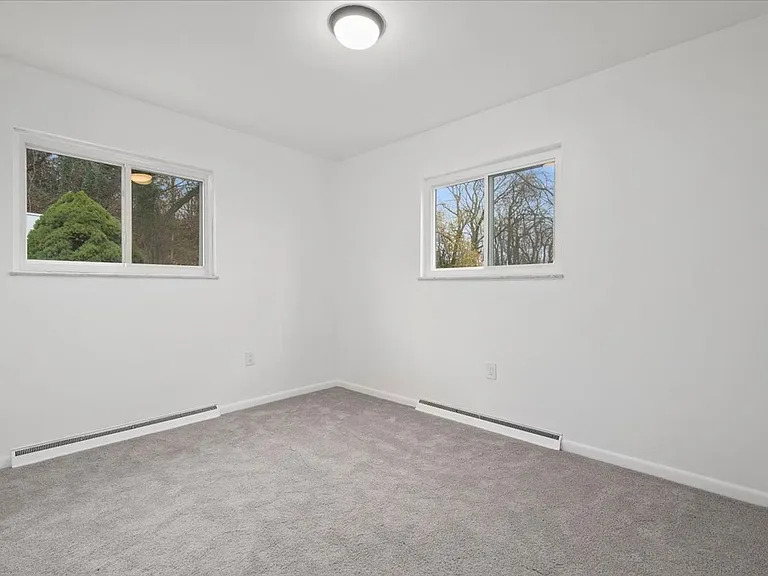 1303 Cloverdale St — Photo 21