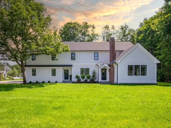 504 Pond St, Westwood, MA 02090