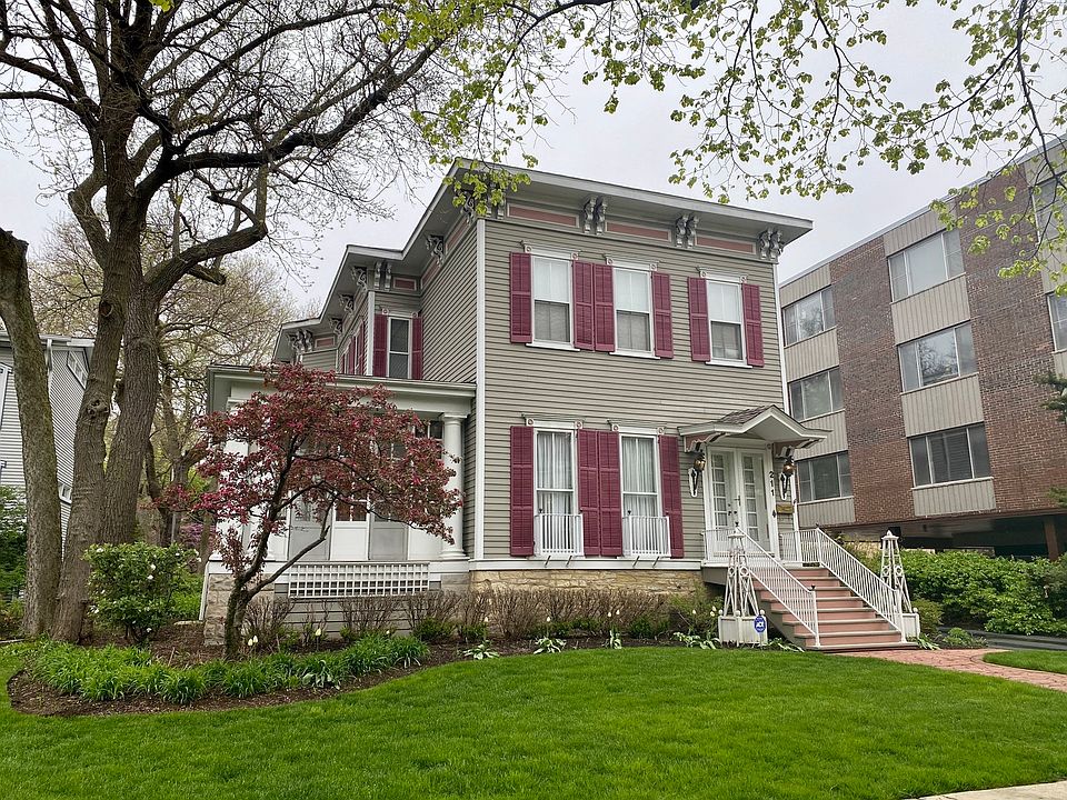 1st image of 211 Clinton Ave