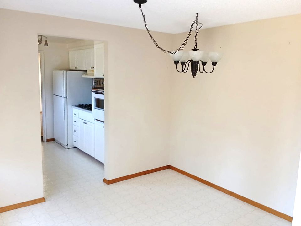 1st image of 425 50th St SW #B