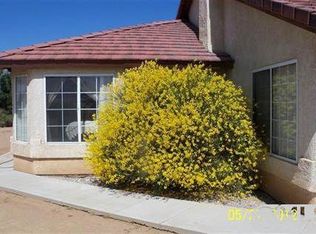 12325 Stuveling St, Oak Hills, CA 92344