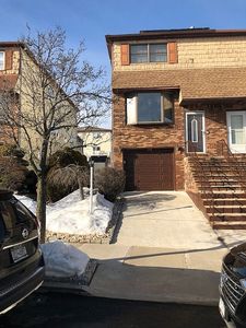 387 Barlow Ave, Staten Island, NY, 10308