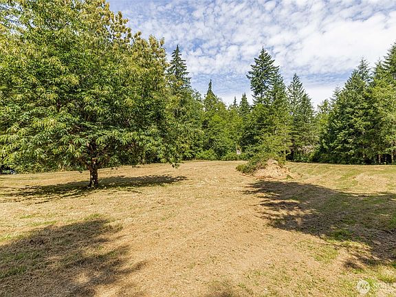 4th image of 2682 E Lake Riley Road
