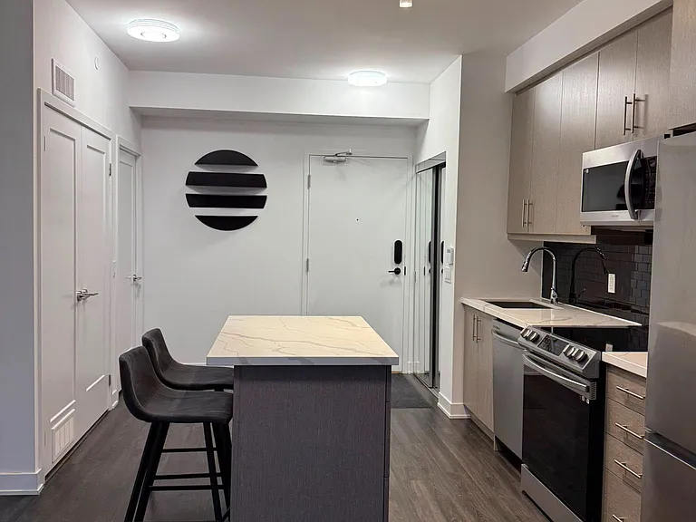 95 Oneida Cres #2303 — Photo 3