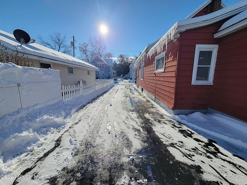 4th image of 25 Franklin Street