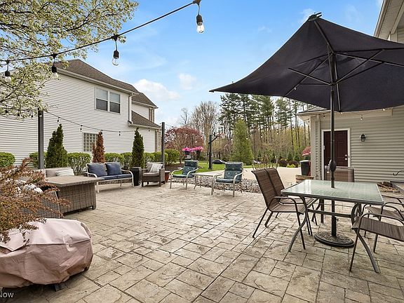 4th image of 1073 River Run Dr