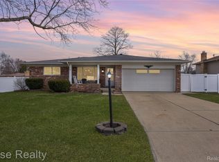 5407 Fairview Dr, Grand Blanc, MI 48439