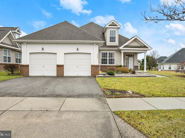 13201 Fox Bow Dr, Upper Marlboro, MD 20774