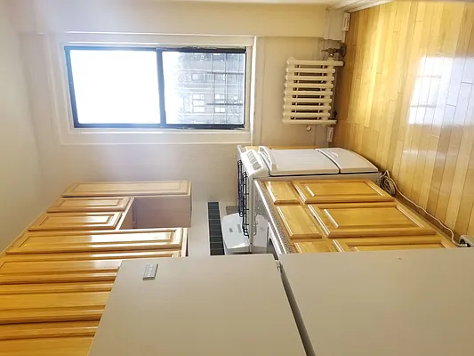 Rented by BRICK & GALO REALTY CORP | media 9