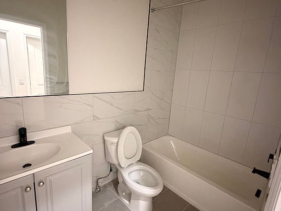 3rd image of 26 Parkhurst St