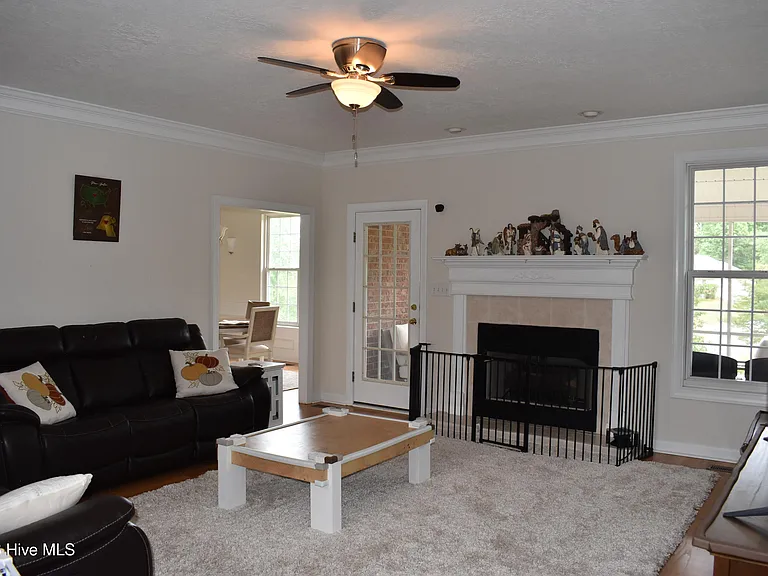 269 Foxfire Ct — Photo 4