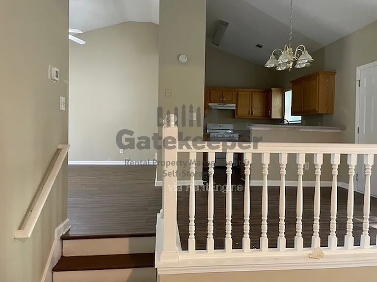 10564 Village Lndg — Photo 5