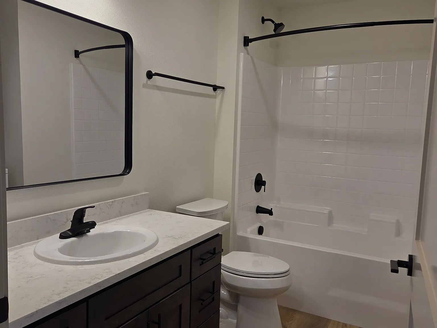 Hill's Town Apartments — Photo 3