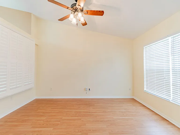 5593 NW Wesley Rd — Photo 13