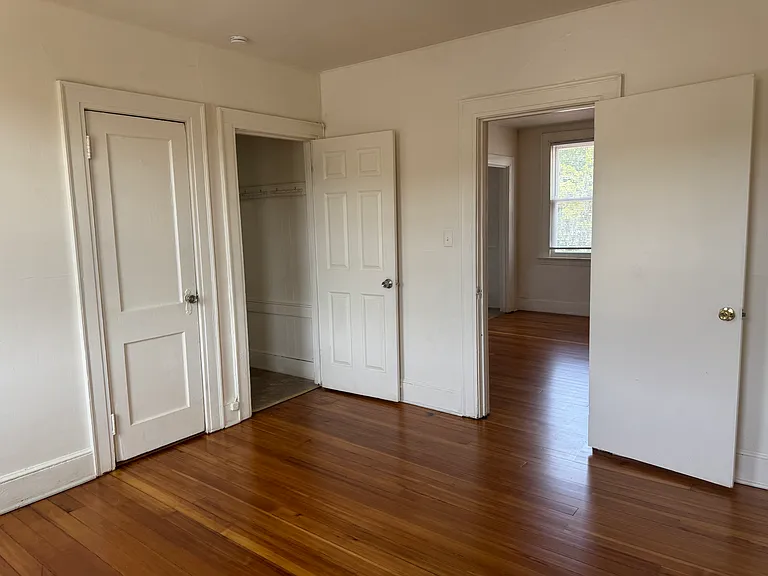 31 Lucy St #3 — Photo 2