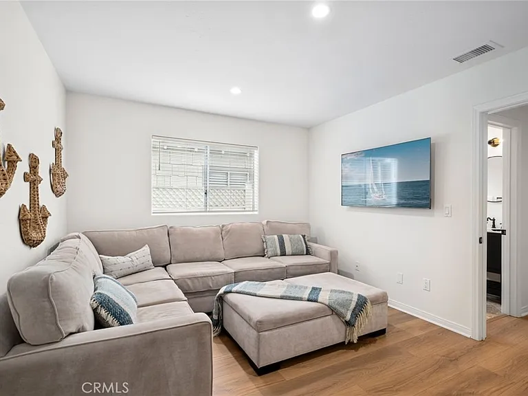 117 Marine Ave — Photo 10