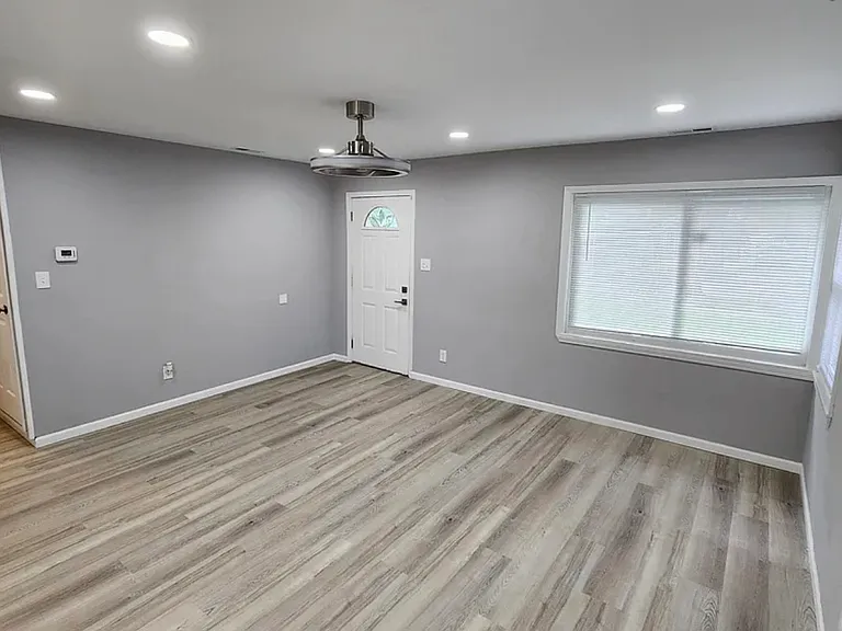 7809 Belmont Ave — Photo 5