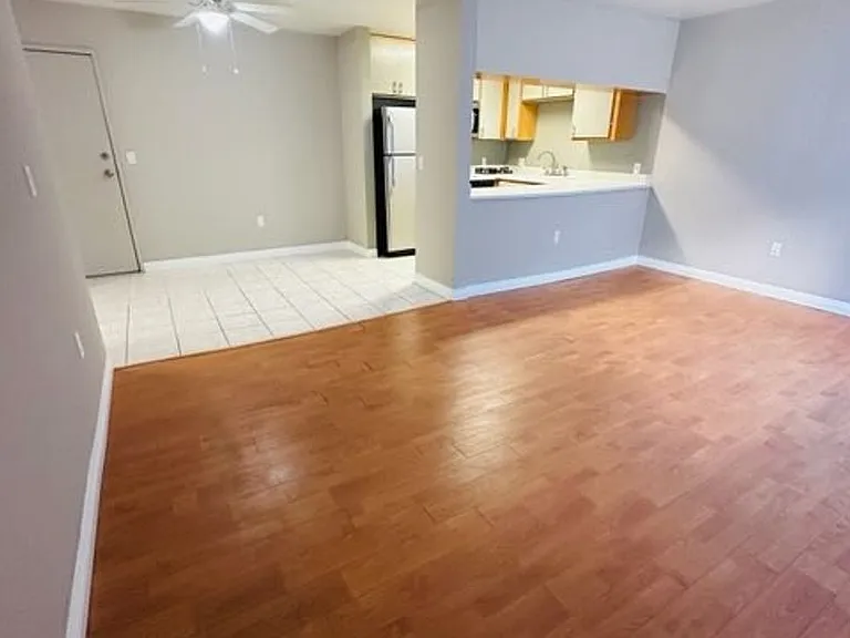 1618 Schrader Blvd — Photo 54