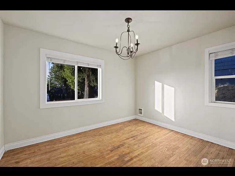 2036 E Morton St — Photo 6