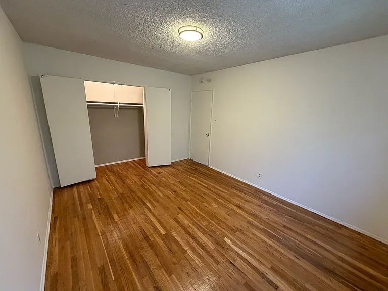 317 W Valencia Ave #B — Photo 6
