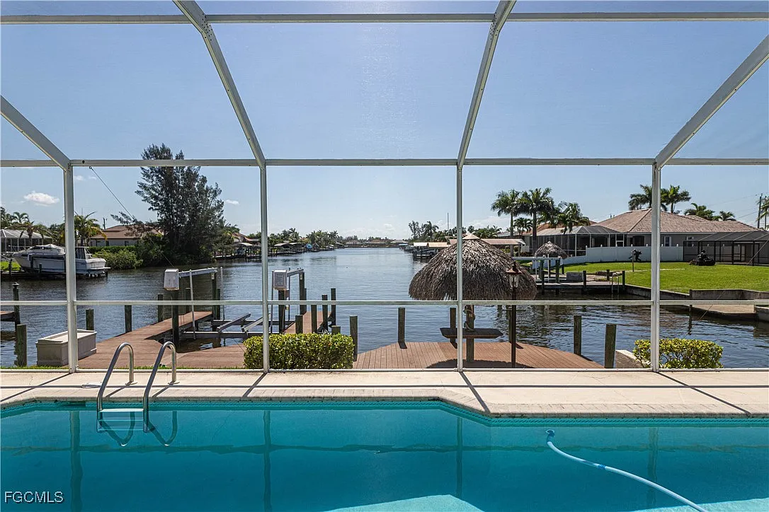 4 bed, 2.0 bath, 2253 sqft, $9,000 — Photo 2