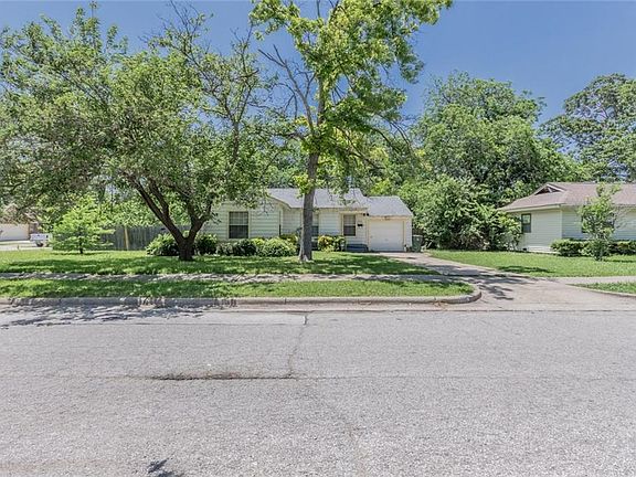 4th image of 1109 Parkway Dr
