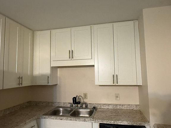 2nd image of 1076 Gale Dr