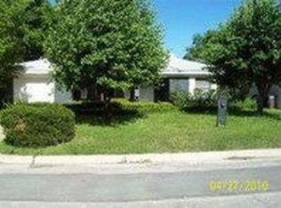 2813 Raton Dr, Fort Worth, TX 76116