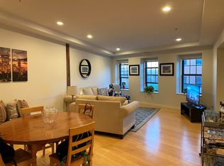 490 Harrison Ave APT 404A, Boston, MA 02118