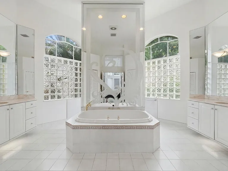 1716 NW 124th Way — Photo 45