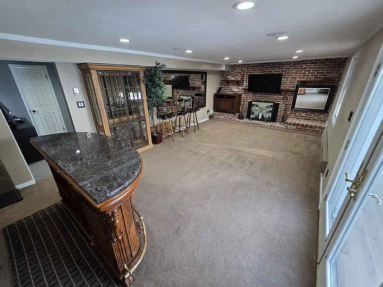 8001 Postoak Rd — Photo 15