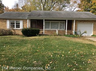 1915 S Harding Dr, Urbana, IL