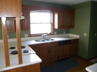 301 E Deerwood Ct, Warsaw, IN 46582