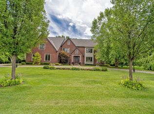6 Shalimar Ct, Loudonville, NY 12211
