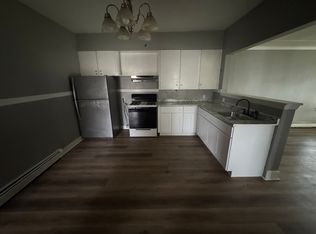 385 Hamilton St #1R, Southbridge, MA 01550