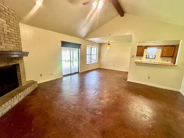 2910 Forestwood Dr — Photo 3