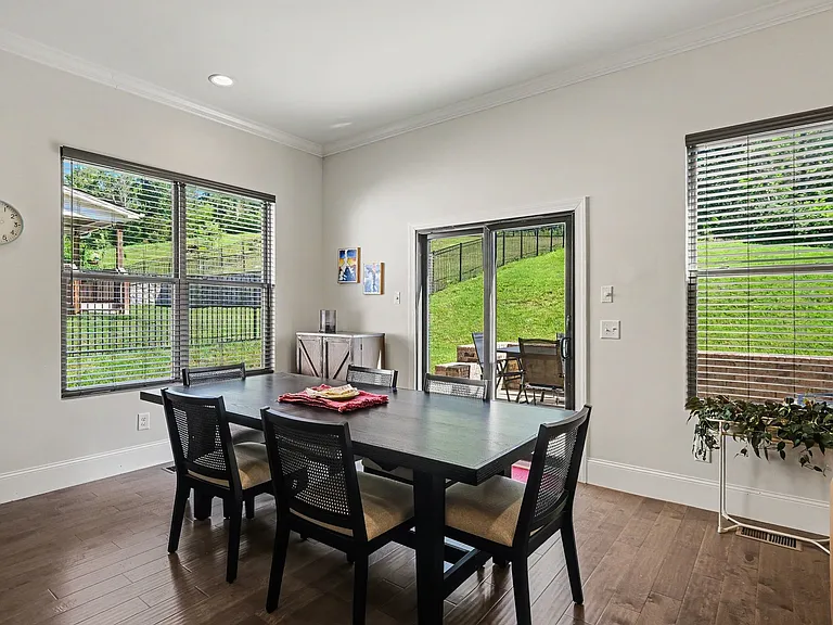 7102 Big Oak Ln — Photo 9