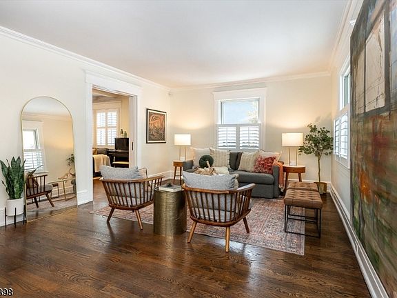 5th image of 25 Ridgewood Ter