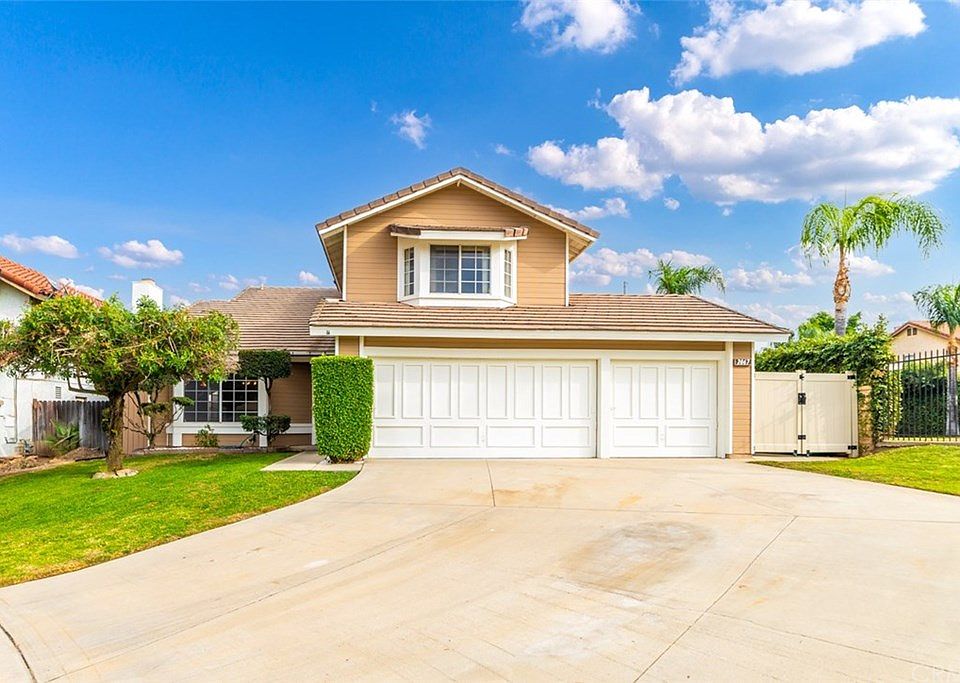 1st image of 2067 Maywood Cir