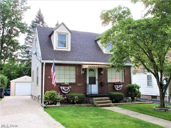 1368 Edgehill Ave SE, Warren, OH 44484